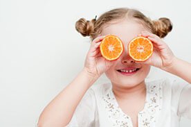 Cytrusy - źródło witaminy c - czy podawać je dzieciom?