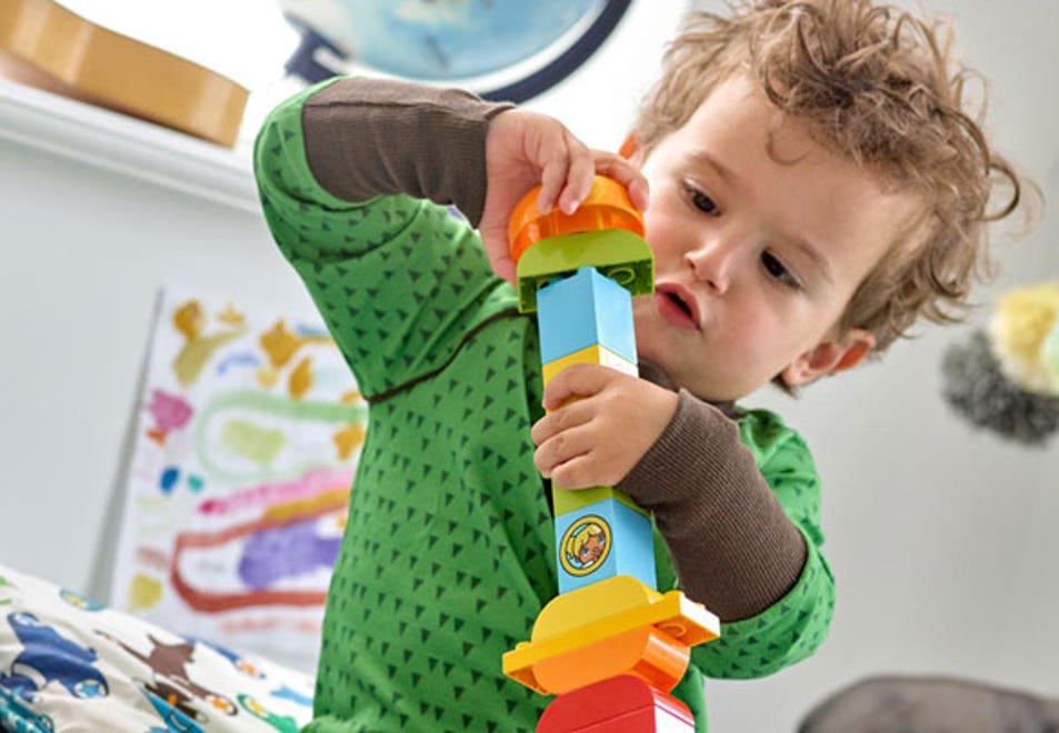 Zabawy z klockami LEGO DUPLO wieza