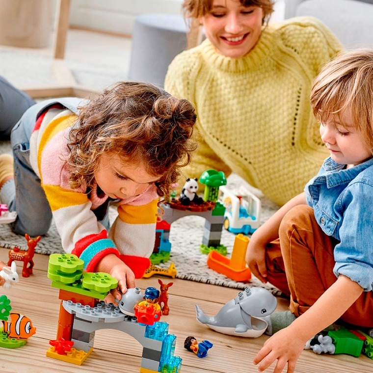 Zabawy z klockami LEGO DUPLO zwierzeta